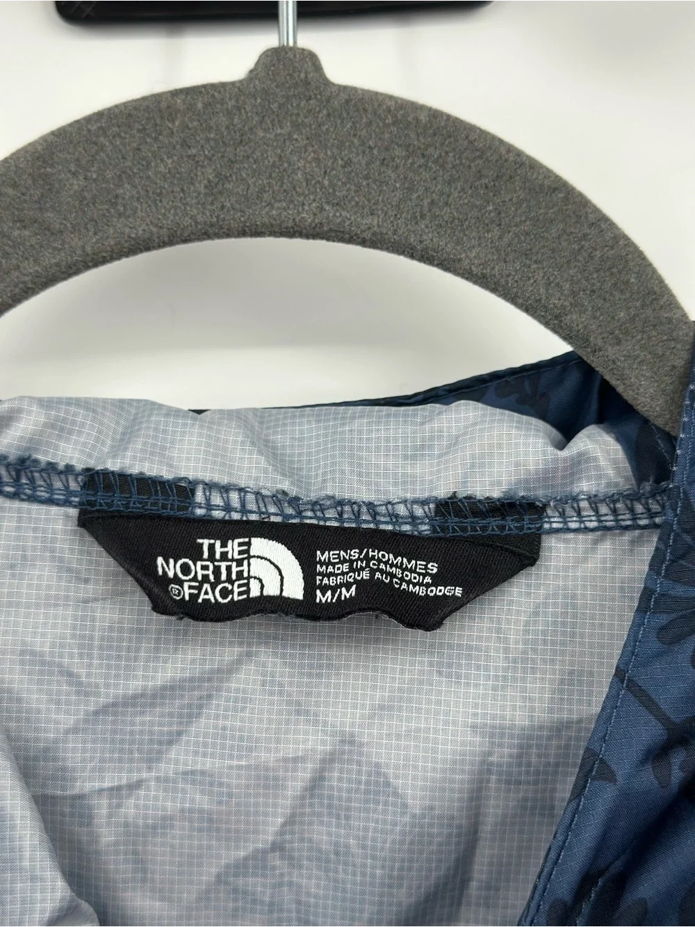 The North Face Men’s Floral Print Hooded Windbreaker Jacket Blue Full Zip Size M
